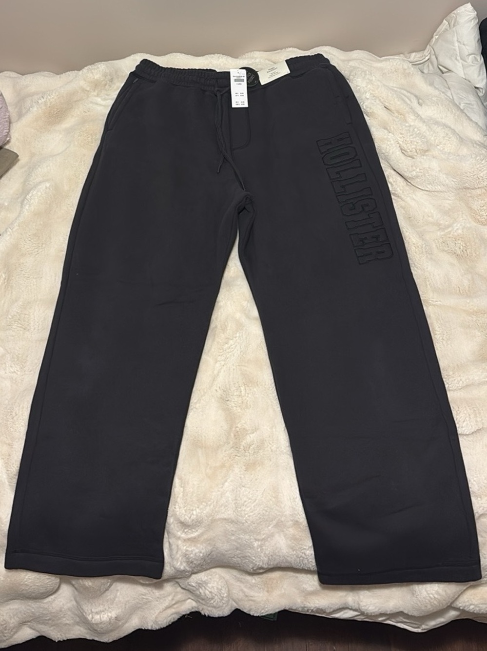 Hollister Men's Black Logo Sweatpants